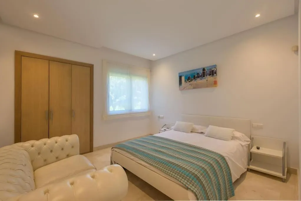 Alcazaba Beach Three Bedroom Apartment Estepona