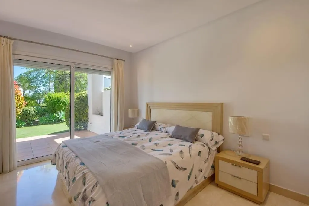 Alcazaba Beach Three Bedroom Apartment Estepona