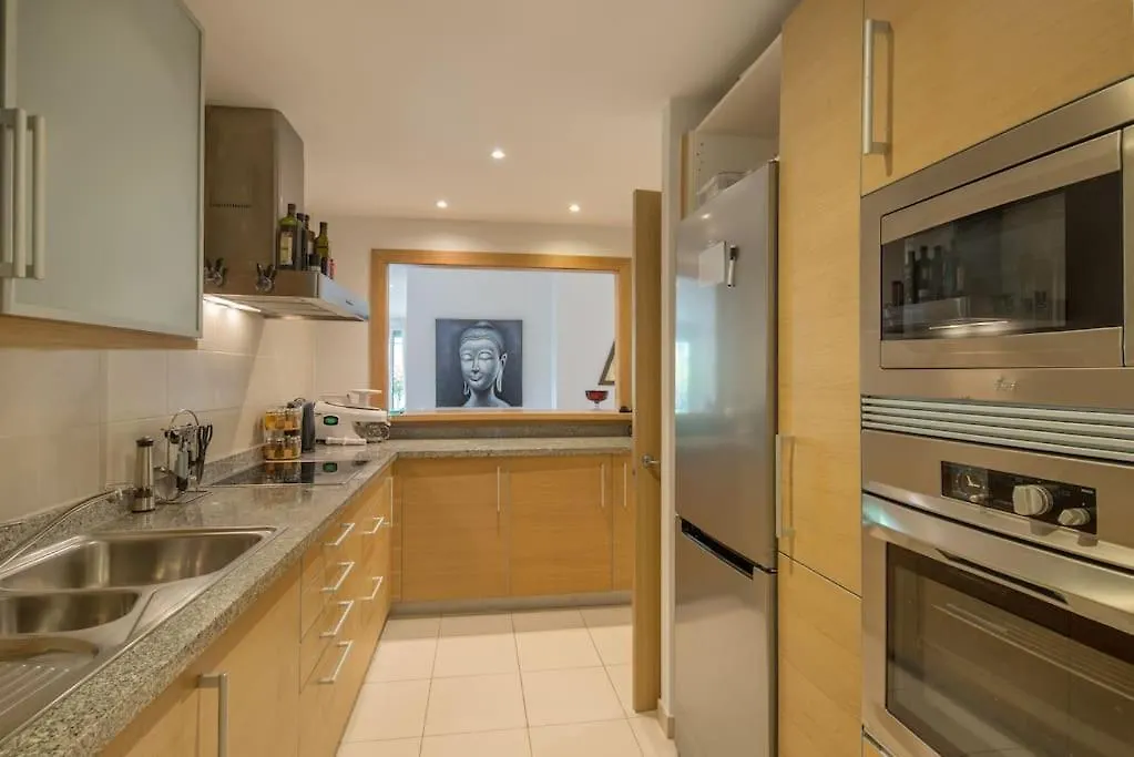 Alcazaba Beach Three Bedroom Apartment Estepona Spain